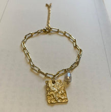 Load image into Gallery viewer, HUANZHI 2019 New Baroque Irregular Imitation Pearls Gold Metal Link Chain Bracelets for Women Girl Summer Party Jewelry