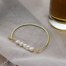 Load image into Gallery viewer, HUANZHI 2019 New Baroque Irregular Imitation Pearls Gold Metal Link Chain Bracelets for Women Girl Summer Party Jewelry