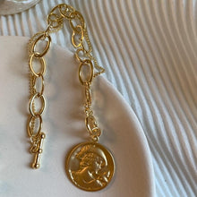 Load image into Gallery viewer, HUANZHI 2019 New Baroque Irregular Imitation Pearls Gold Metal Link Chain Bracelets for Women Girl Summer Party Jewelry