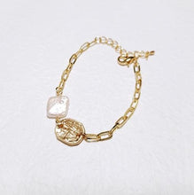 Load image into Gallery viewer, HUANZHI 2019 New Baroque Irregular Imitation Pearls Gold Metal Link Chain Bracelets for Women Girl Summer Party Jewelry